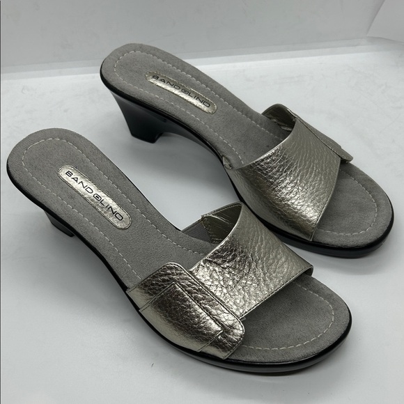Bandolino Metallic Silver Heeled Slides Size 8 - Picture 1 of 12